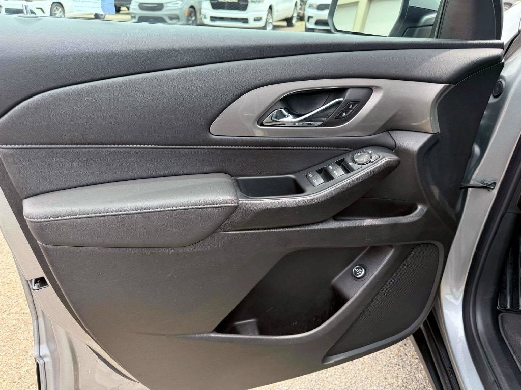 2024 Chevrolet Traverse Limited LT Cloth