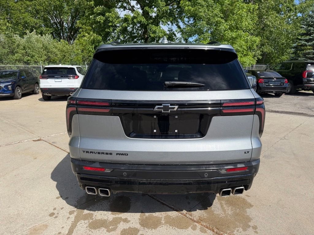 2024 Chevrolet Traverse LT