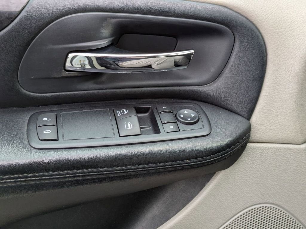 2014 RAM Cargo Tradesman