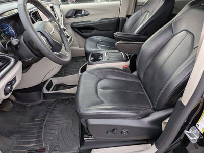 2022 Chrysler Pacifica Hybrid Touring L