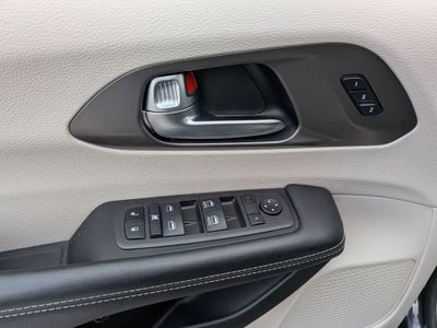 2022 Chrysler Pacifica Hybrid Touring L