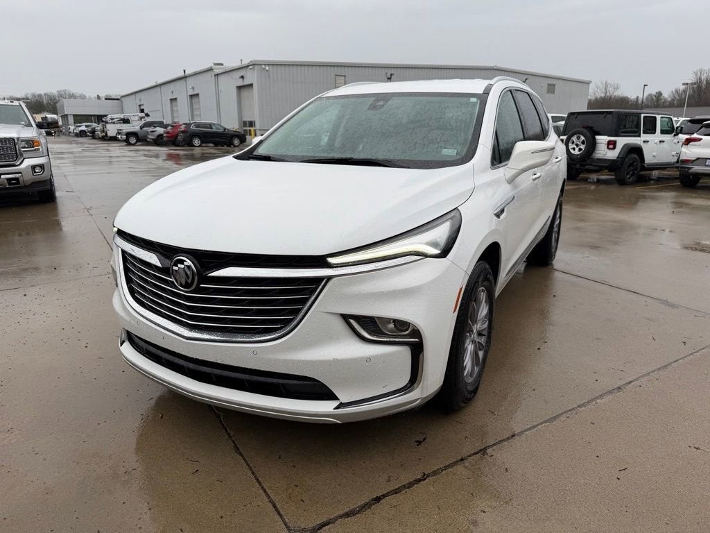 2024 Buick Enclave Essence