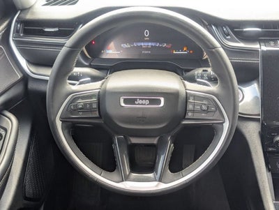 2023 Jeep Grand Cherokee Laredo 4x4