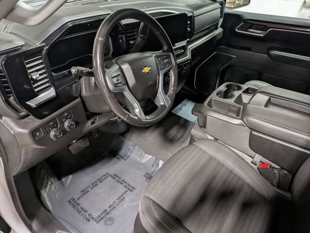 2022 Chevrolet Silverado 1500 LT (2FL)