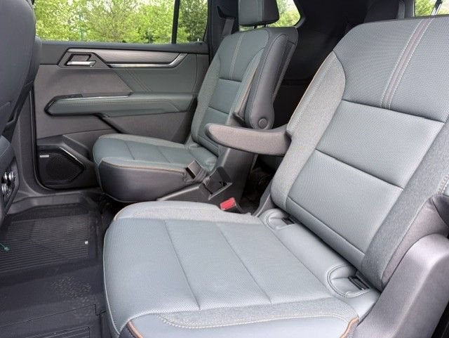 2024 GMC Acadia AT4