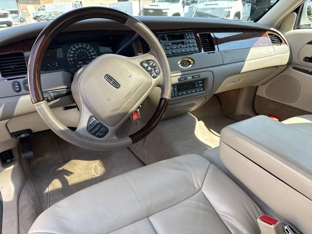 2002 Lincoln Town Car Cartier