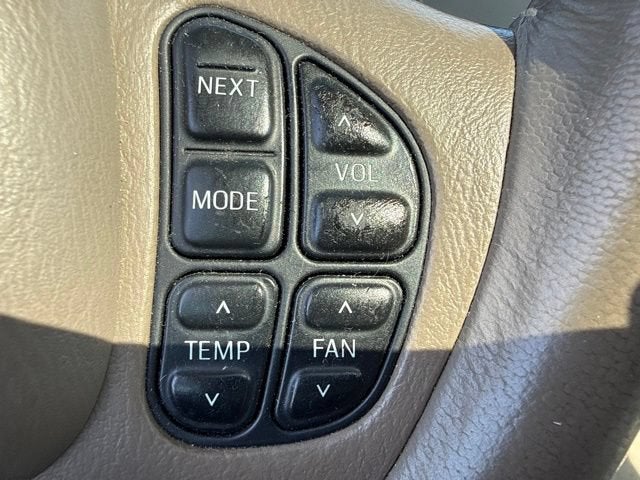 2002 Lincoln Town Car Cartier