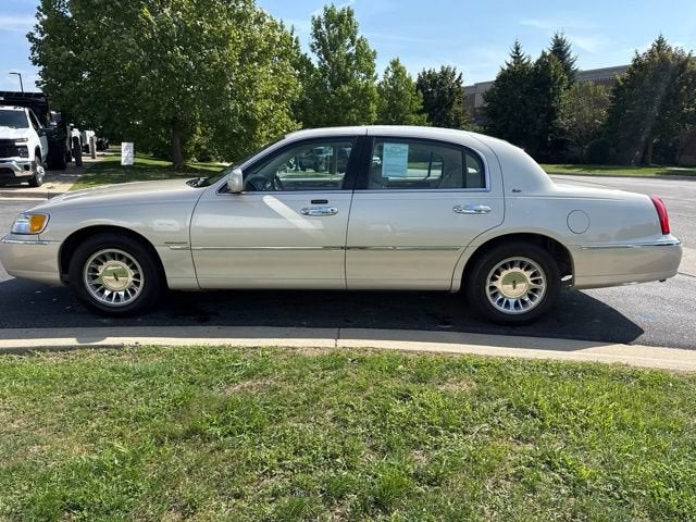2002 Lincoln Town Car Cartier