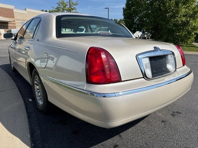 2002 Lincoln Town Car Cartier