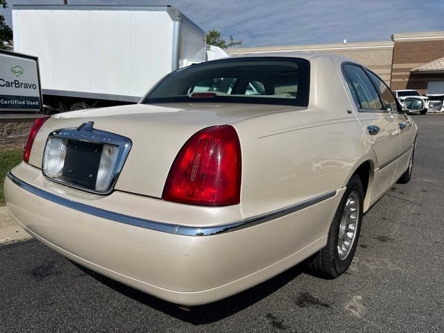 2002 Lincoln Town Car Cartier