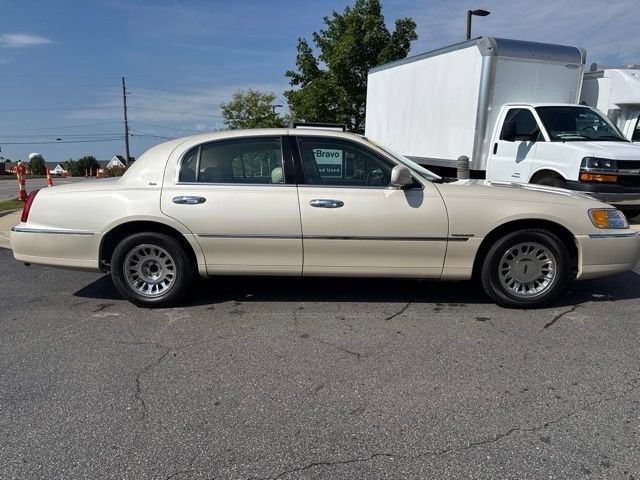 2002 Lincoln Town Car Cartier
