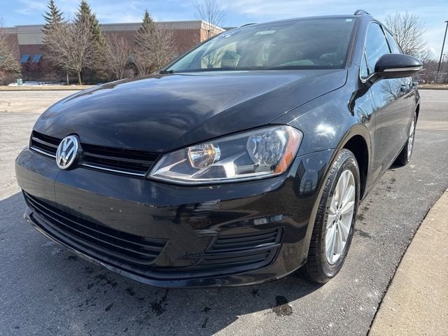 2017 Volkswagen Golf SportWagen S