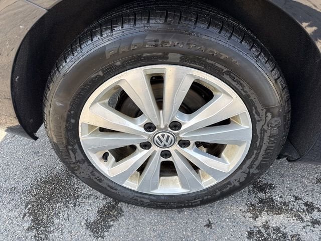 2017 Volkswagen Golf SportWagen S