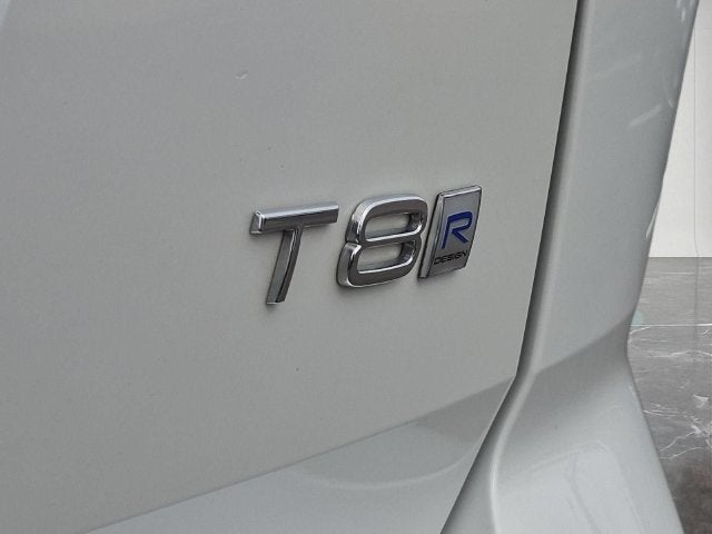 2018 Volvo XC60 Hybrid T8 R-Design