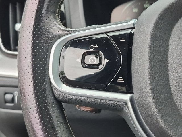 2018 Volvo XC60 Hybrid T8 R-Design
