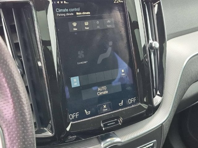 2018 Volvo XC60 Hybrid T8 R-Design