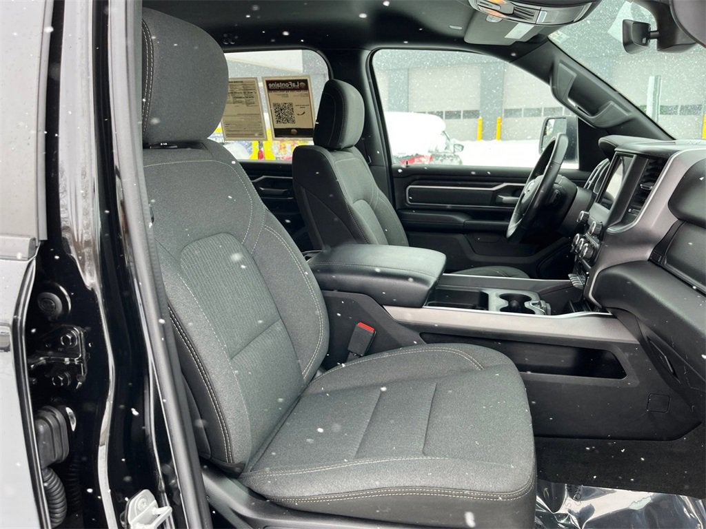 2021 RAM 1500 Big Horn Crew Cab 4x4 5'7" Box