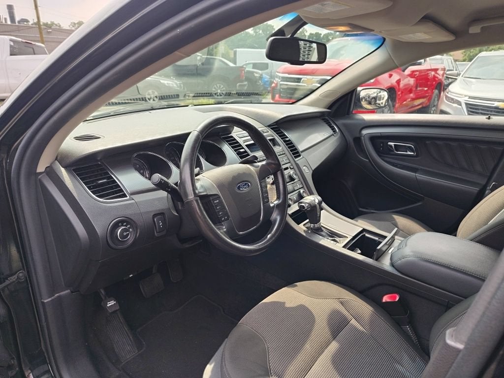 2010 Ford Taurus SEL