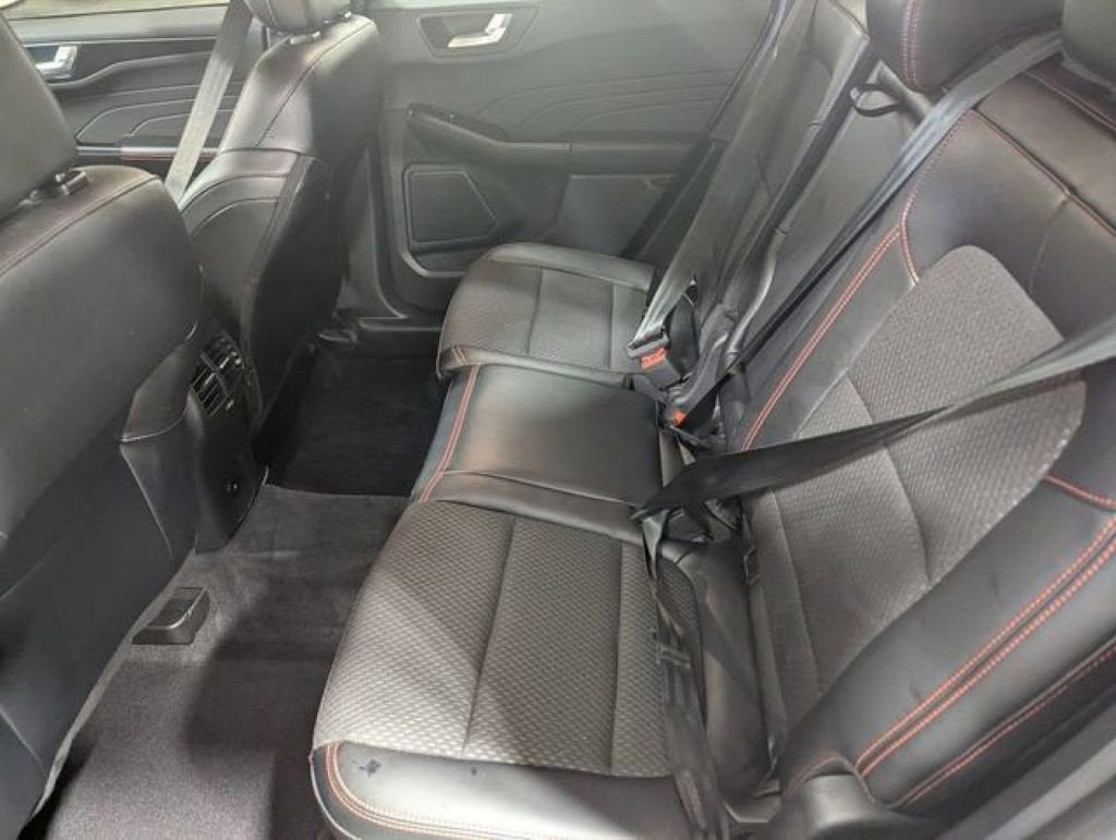 2023 Ford Escape ST-Line Elite