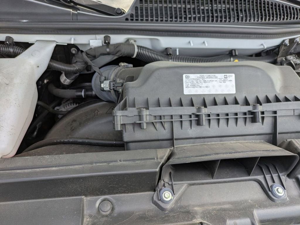 2025 Chevrolet Express Passenger 1LT