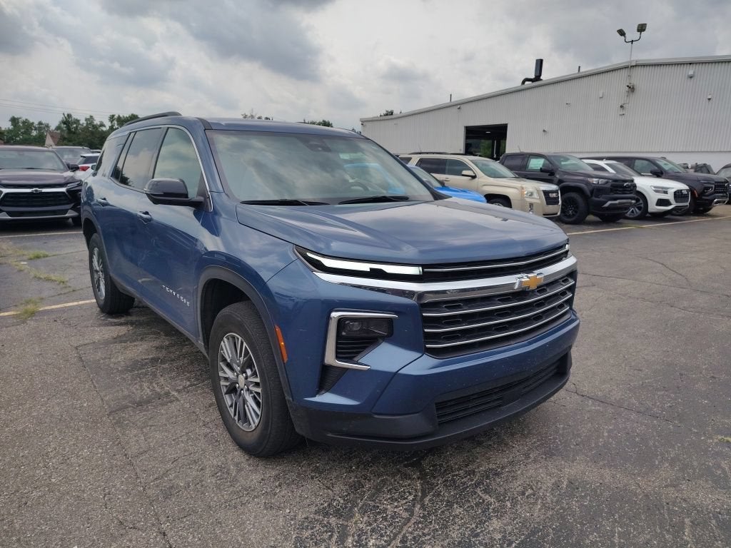 2024 Chevrolet Traverse LT