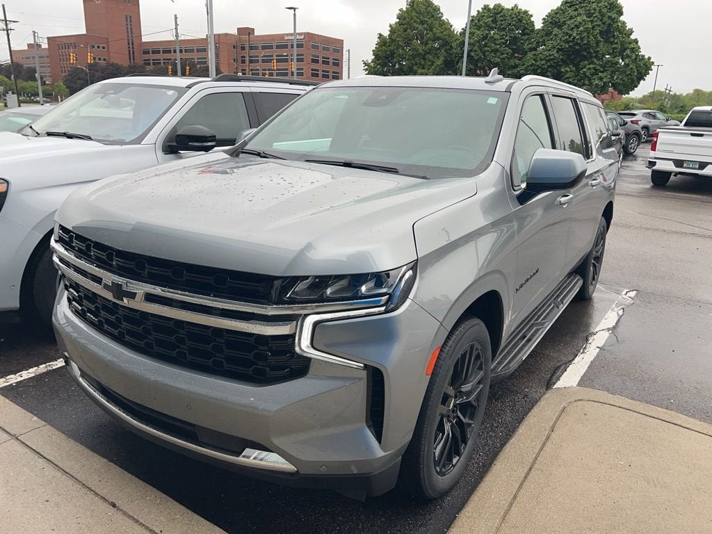 2023 Chevrolet Suburban LS