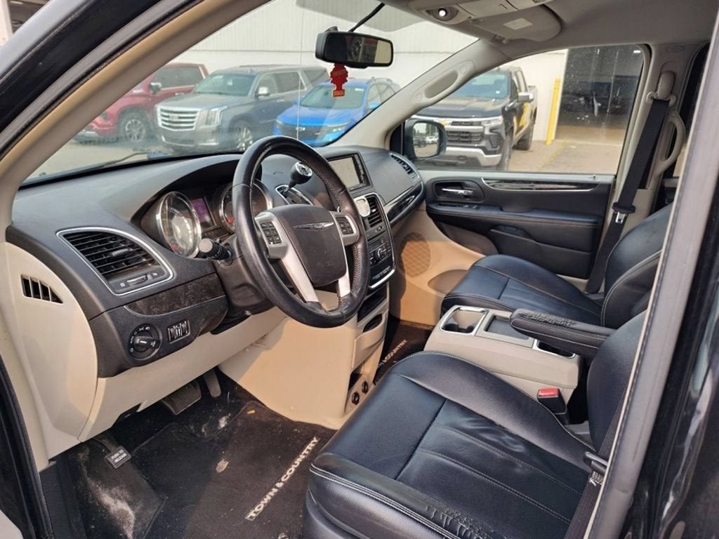 2015 Chrysler Town & Country Touring