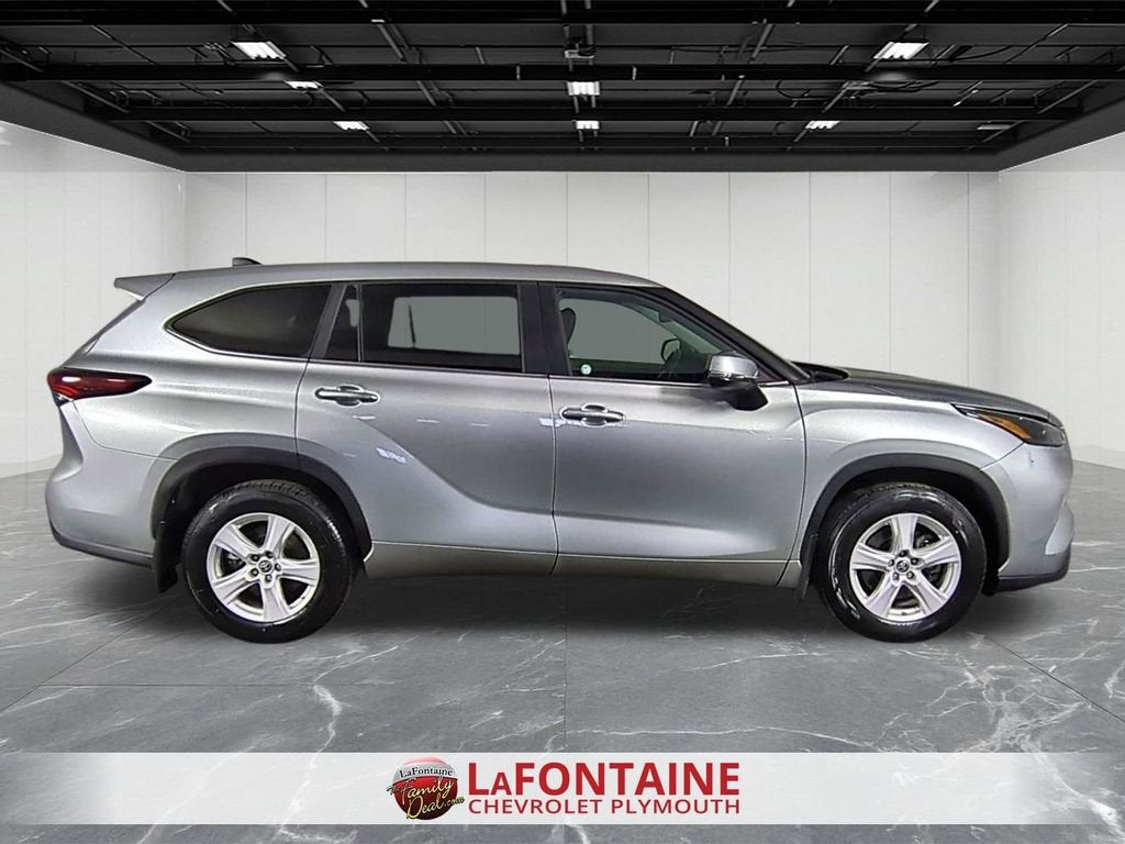 2024 Toyota Highlander LE